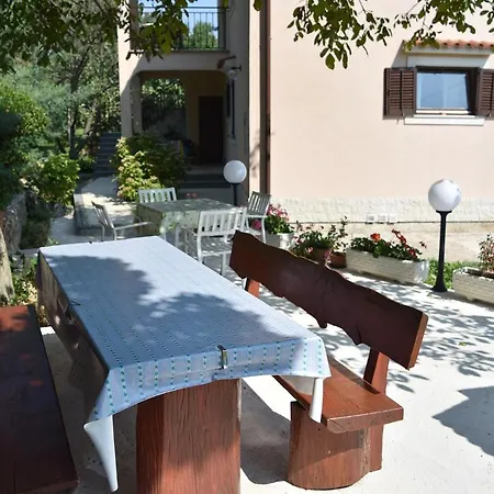 Persic Apartment
