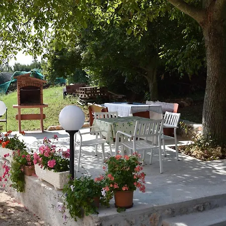 Persic Apartment *