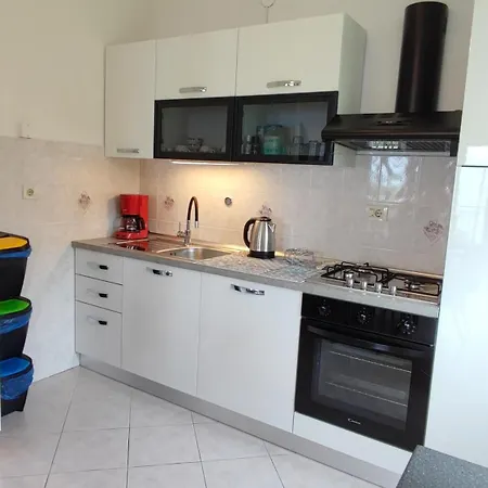 Persic Apartment