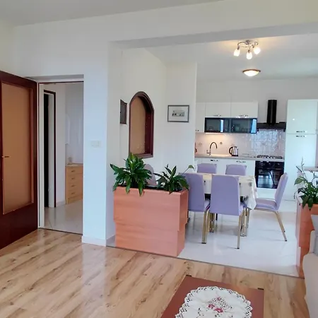 Persic Apartment